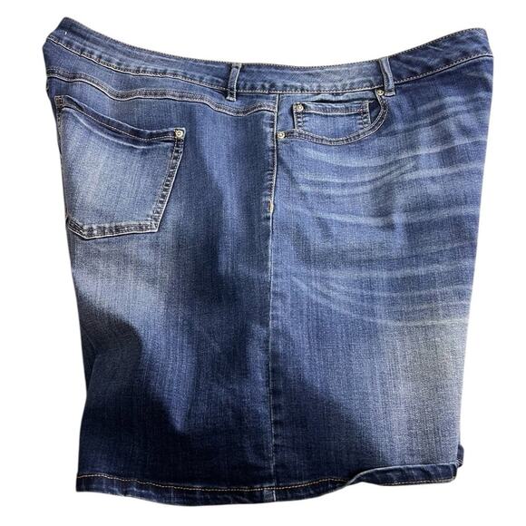 Women's Plus Size Cato Jean Shorts Sz 22W Dark Blue Wash Stretch 8" Inseam - Picture 5 of 5